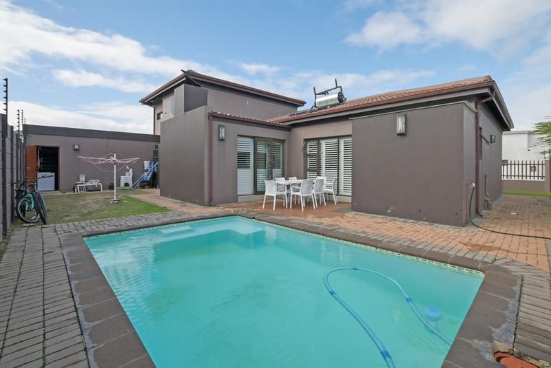 To Let 3 Bedroom Property for Rent in Parklands North Western Cape